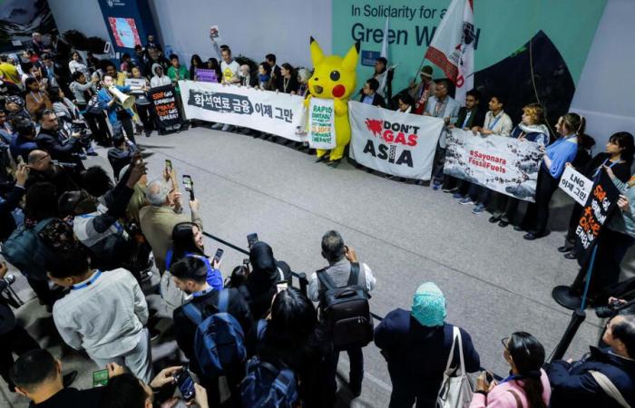 Las ONG denuncian la presencia de casi 1.800 lobbystas de los combustibles fósiles en Bakú