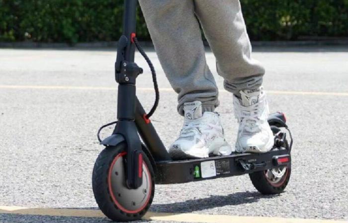 ¿Menos de 130 euros? Sí, este scooter eléctrico número uno en ventas es bueno a este precio increíble.