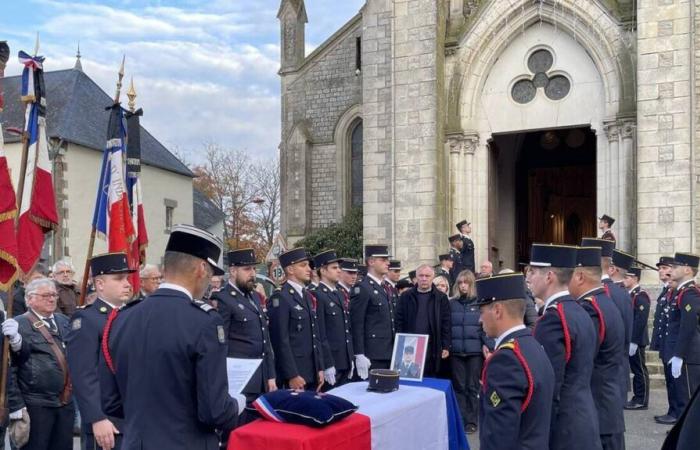 último homenaje al cabo Vasil Bychyk, fallecido en Yibuti