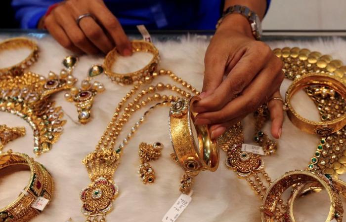 Las primas en India alcanzaron su nivel más alto en cuatro meses a medida que los precios más bajos atraen a los clientes