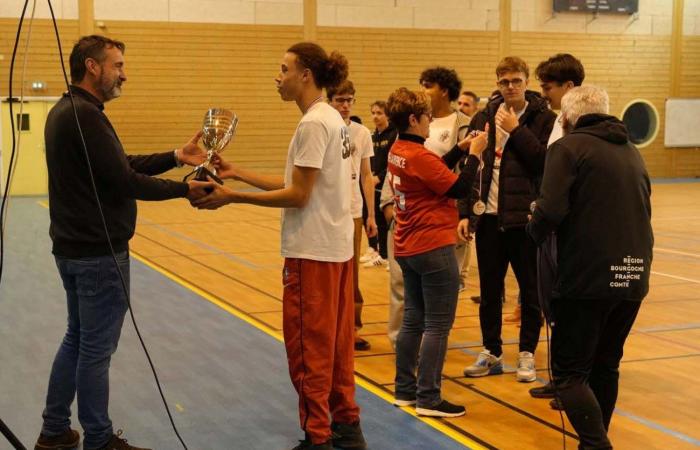 Deporte universitario: 3 medallas de oro en baloncesto, fútbol y balonmano para los alumnos de Le Creusot