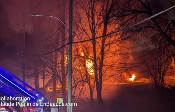 Gran incendio en la calle 120 de St-Georges de Beauce