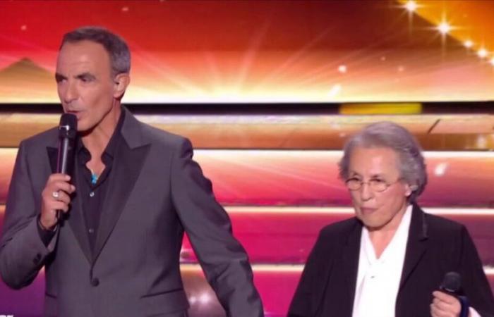 Nikos Aliagas sorprendido, su madre Harula llega al set de Star Academy