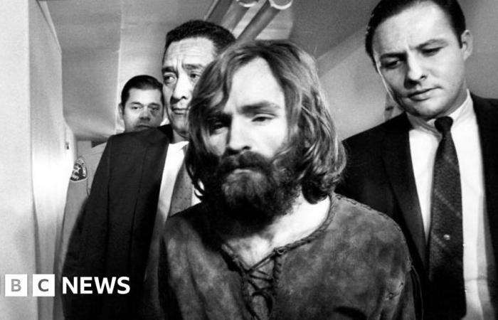 Charles Manson habló de más asesinatos en cintas de prisión