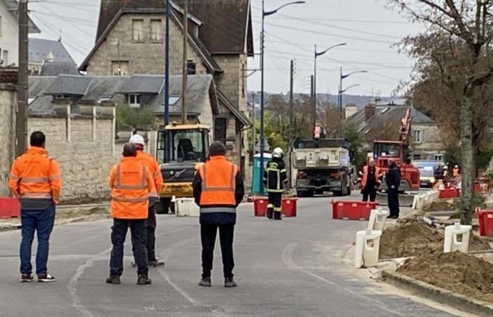 La parte superior de la Avenue de Paris cerrada al tráfico.