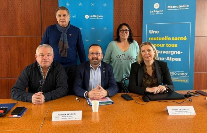 Ante el aumento de los precios del seguro médico complementario, la región de Auvernia-Ródano-Alpes lanza su mutua