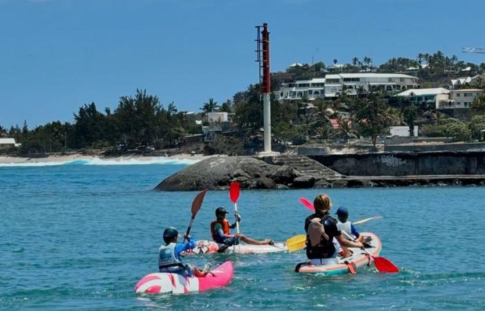 la élite del kayak de mar en Reunión para una ronda de la Copa del Mundo