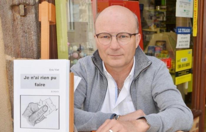 El escritor Eric Viot en la sesión de firma de su nuevo libro en Saint-Hilaire-du-Harcouët