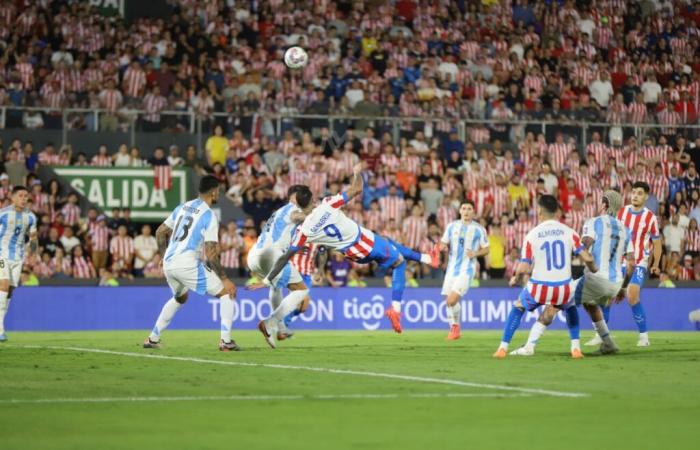 Versus / Alfaro, rendido ante el gol de ‘Tonny’ Sanabria: “¡Qué jerarquía…!”