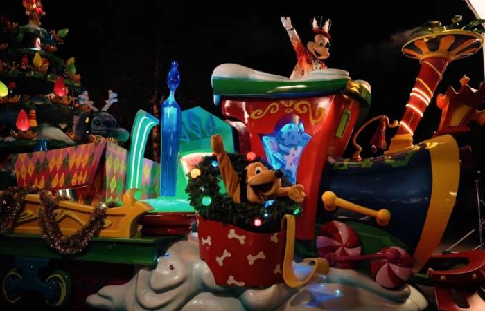 ¡No hay ningún cargo por el Desfile de Navidad de Disneyland!