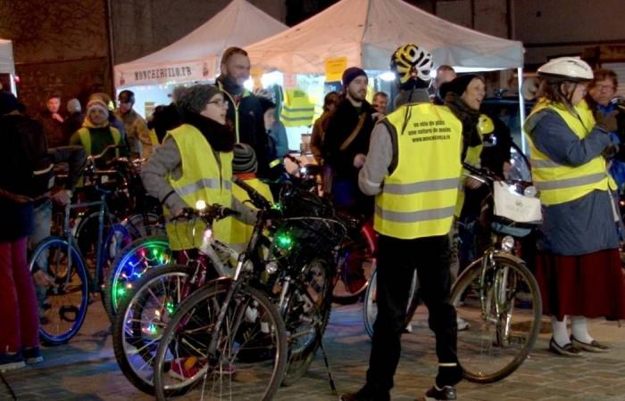 La Bike Night de Bourges recorrerá las calles y marismas de Bourges este viernes por la tarde