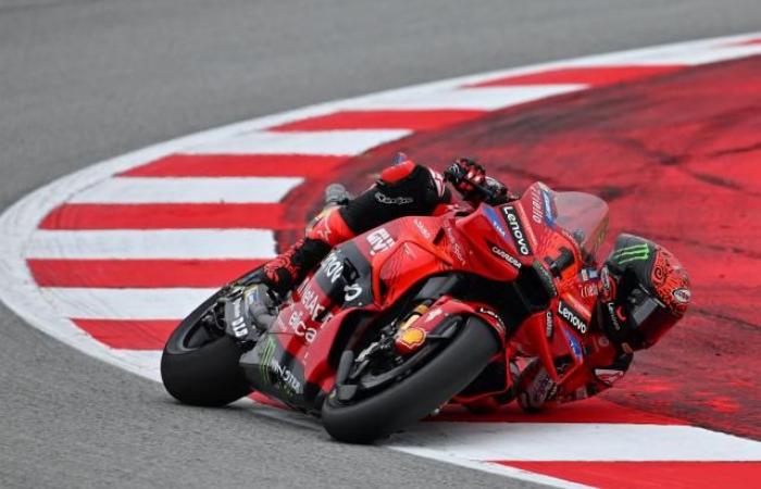 Francesco Bagnaia logra el mejor tiempo en los test del GP de Barcelona, ​​Martin y Zarco en la Q2