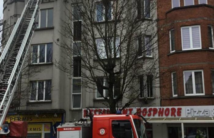 Una pizzería víctima de un incendio en Anderlecht: una persona herida