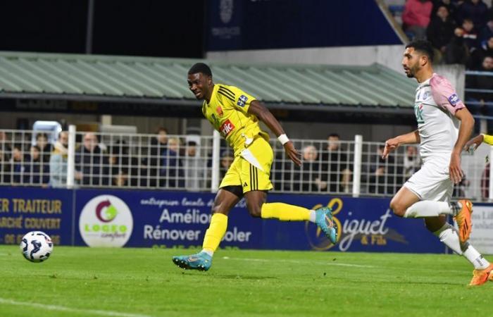 Fútbol: Rodez atrapado por Angoulême en el descanso, sigue el partido en directo