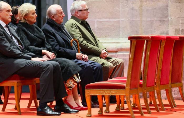 El rey Alberto II, la princesa Astrid y el príncipe Laurent en el Te Deum del Día del Rey