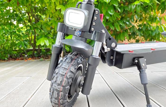 Aquí está el cupón de reducción que masacra el precio del patinete eléctrico bimotor HALO KNIGHT T104 a 679,00 euros