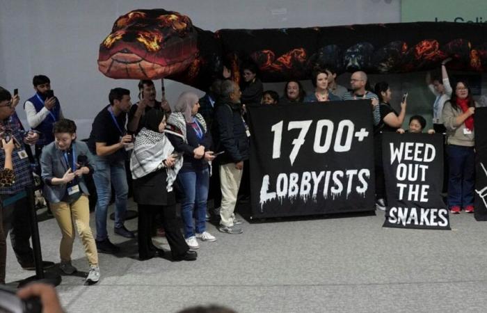 Más de 1.700 lobistas del petróleo y el gas en la COP29: ¿qué delegaciones europeas los invitaron?