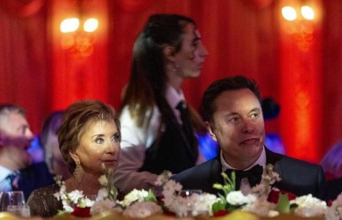 Elon Musk “acampa” en Mar-a-Lago y a Donald Trump le encanta