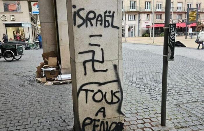 Un hombre detenido en Amiens tras etiquetar con una esvástica y una etiqueta antiisraelí