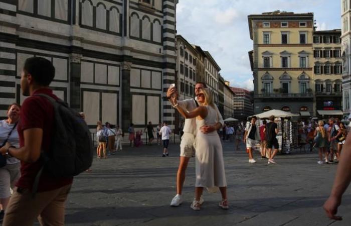 Florencia prohíbe las cajas de llaves, símbolo del exceso de turismo