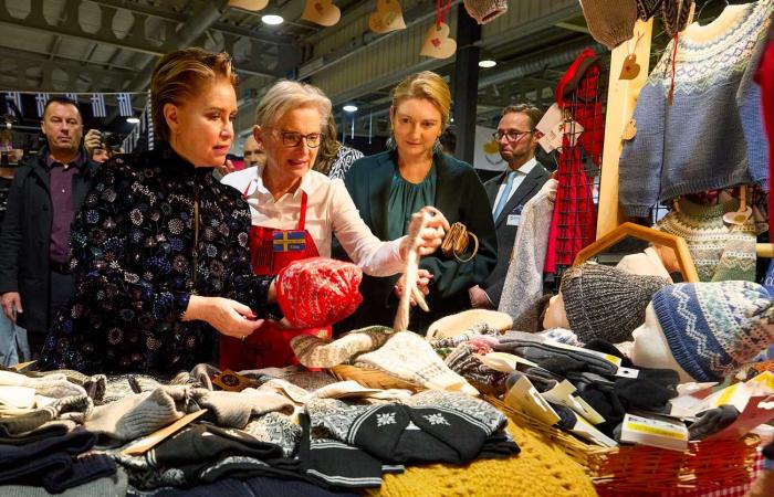 La Gran Duquesa María Teresa y su nuera Stéphanie realizan una gira mundial benéfica en el Bazar Internacional de Luxemburgo