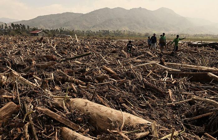 Man-yi se convierte en “súper tifón” a medida que se acerca a Filipinas