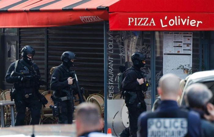 En una pizzería cerca de París, tres horas de toma de rehenes sin heridos