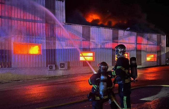 Incendio controlado en un almacén de Puget-Théniers: rápida intervención de los bomberos