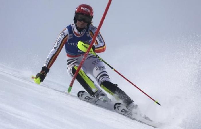 Mikaela Shiffrin domina la primera Copa Mundial Femenina…