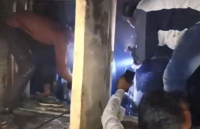 “Estas muertes son desgarradoras”: Diez recién nacidos muertos, dieciséis en estado crítico… Debido a un “fallo eléctrico”, un incendio asola la unidad neonatal de un hospital en la India