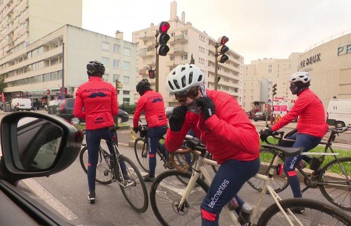 CÁNCER. “Nadie habla de su próstata en el pelotón”, cinco jubilados recorren Francia en bicicleta para Movember