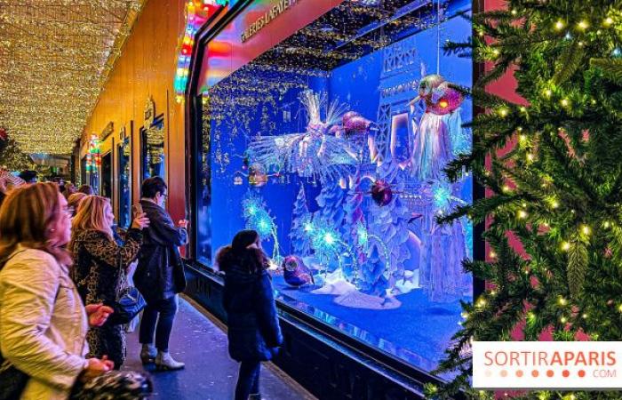 Las ventanas y el árbol de Navidad de las Galerías Lafayette 2024