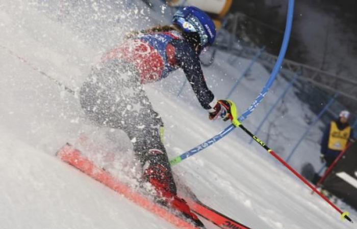 Mikaela Shiffrin domina la primera Copa Mundial Femenina…