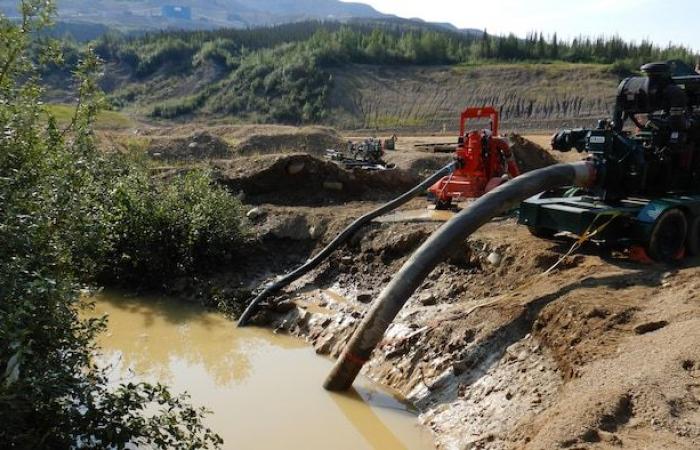 Mercurio detectado aguas abajo de la mina de oro Eagle, Yukon | El colapso de la mina Eagle en el Yukón