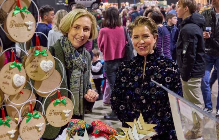 La Gran Duquesa María Teresa y su nuera Stéphanie realizan una gira mundial benéfica en el Bazar Internacional de Luxemburgo