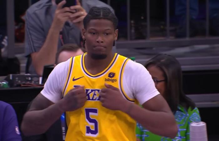 Cam Reddish anotó cero contra los Spurs