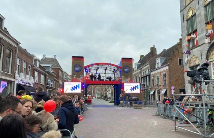 BLOG EN VIVO Llegada de Sinterklaas: aumenta la tensión en Vianen, Voorstraat se llena