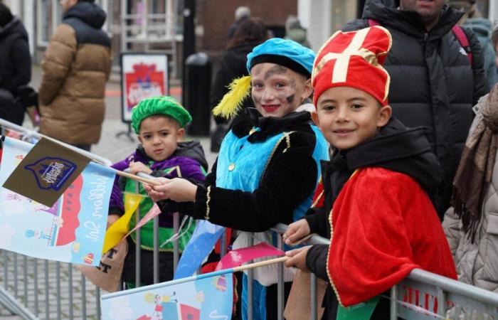 BLOG EN VIVO Llegada de Sinterklaas: aumenta la tensión en Vianen, Voorstraat se llena