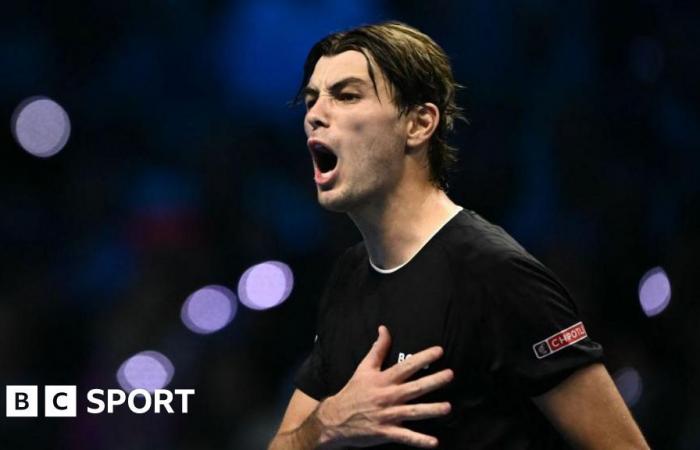 Finales ATP: Taylor Fritz vence a Alexander Zverev y llega a la final