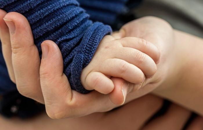 Un bebé de 3 meses en estado crítico, acusó su padre.