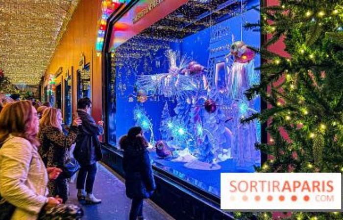 Las ventanas y el árbol de Navidad de las Galerías Lafayette 2024