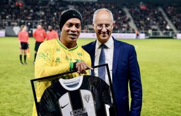 Fútbol. Ronaldinho atrajo a casi 10.000 espectadores al Angers