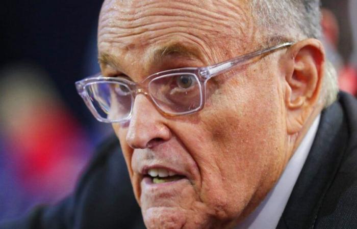 Rudy Giuliani entrega activos a Ruby Freeman y Shaye Moss para pagar la sentencia por difamación