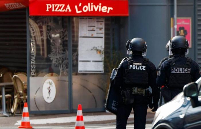 Tomado como rehén en Issy-les-Moulineaux, un hombre refugiado en el restaurante de sus padres