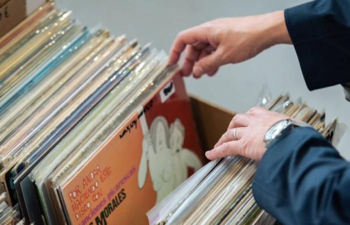 Más de 100.000 discos de vinilo a precios reducidos en una gigantesca liquidación en París