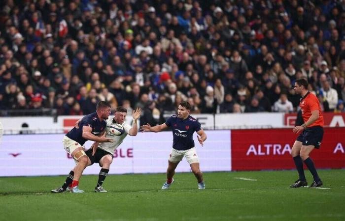 Francia vence por un punto a Nueva Zelanda al final de un partido loco