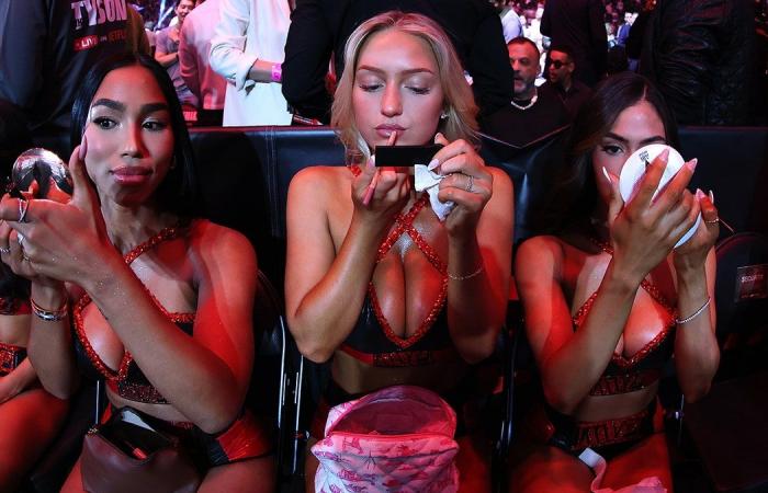 La chica del ring de Paul-Tyson, Sydney Thomas, se roba la atención de la pelea en las redes sociales