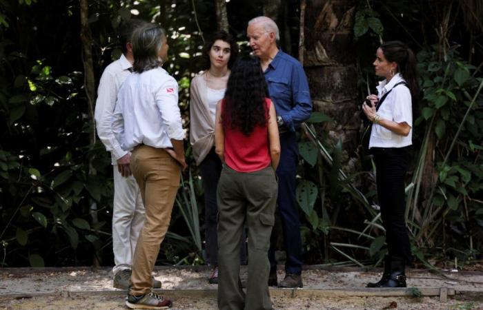 Biden visita la selva amazónica de camino a la cumbre del G20 en Río