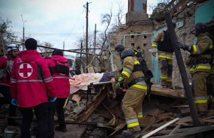 Ucrania es objeto de “uno de los mayores” ataques aéreos lanzados por Rusia