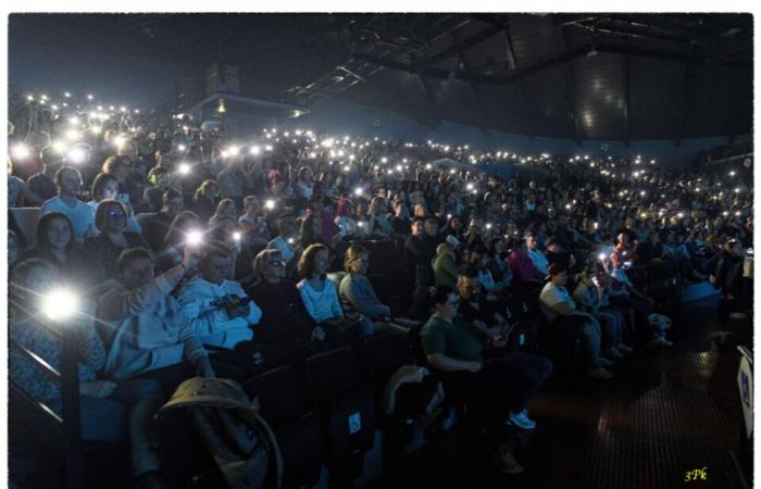 En fotos. Hoshi, una lluvia de amor con un público derretido en el Zénith de Caen